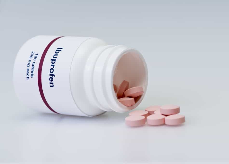 11 načina za spavanje nakon noći provedene u pijanstvu 5 Metalni kreveti Bočica ibuprofena